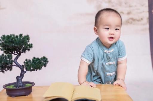 龙口宝宝爱吐奶是什么原因
